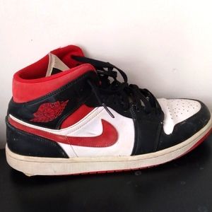 Jordan 1 Mid "Black gym red"